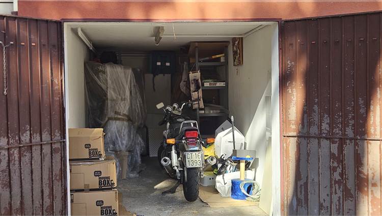 GARAGE
