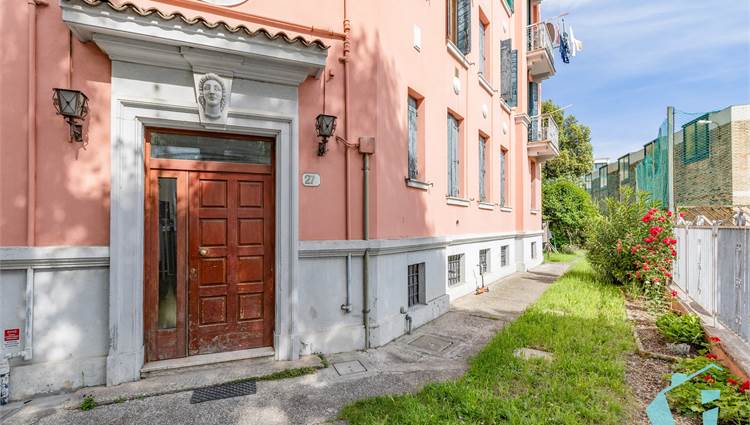 ingresso palazzina